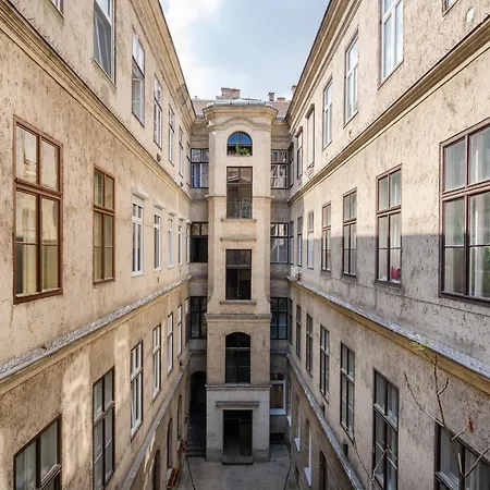 Lonyay Grand Apartamento *