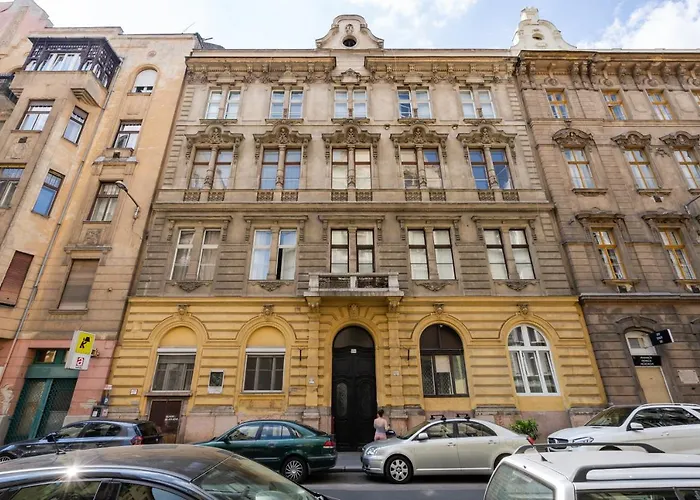 Lonyay Grand Apartment *